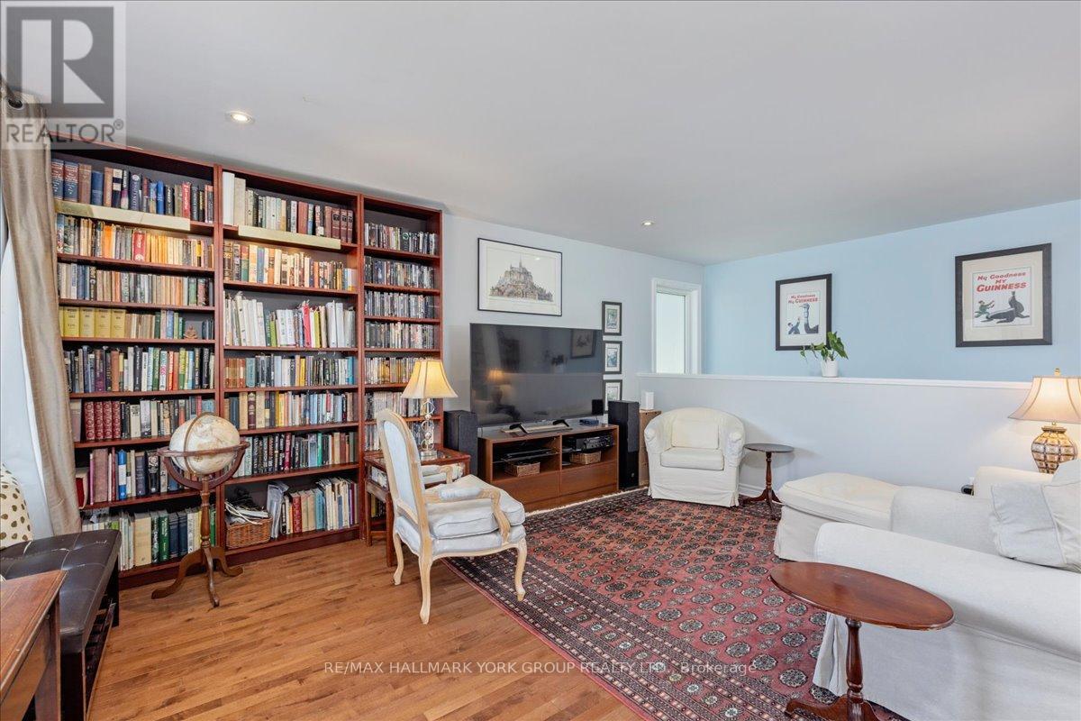 805 Poplar Avenue, Georgina, Ontario  L4P 3E9 - Photo 10 - N13054470