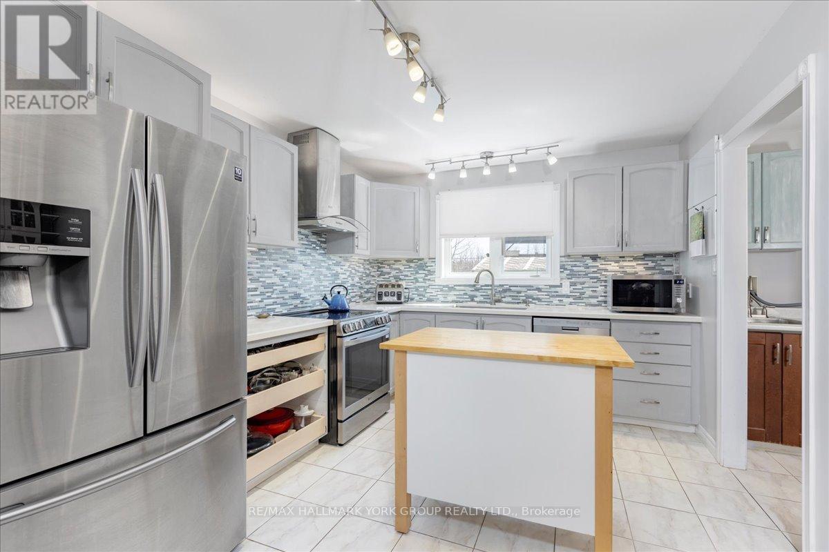 805 Poplar Avenue, Georgina, Ontario  L4P 3E9 - Photo 15 - N13054470