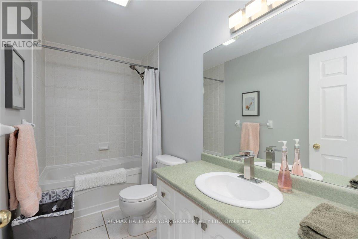 805 Poplar Avenue, Georgina, Ontario  L4P 3E9 - Photo 18 - N13054470