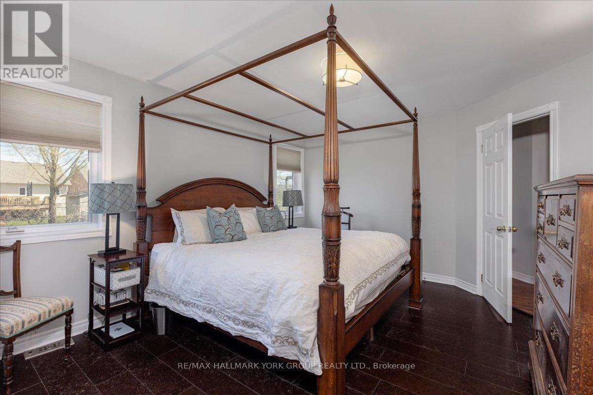 805 Poplar Avenue, Georgina, Ontario  L4P 3E9 - Photo 20 - N13054470