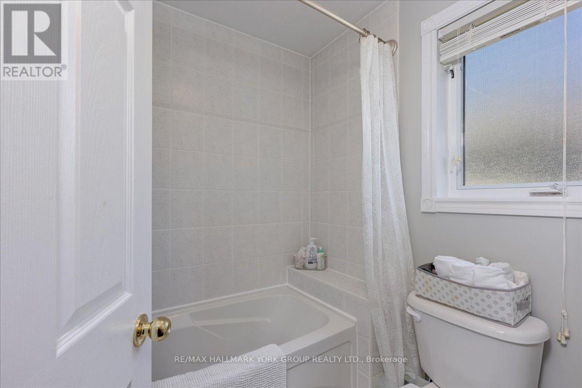 805 Poplar Avenue, Georgina, Ontario  L4P 3E9 - Photo 22 - N13054470