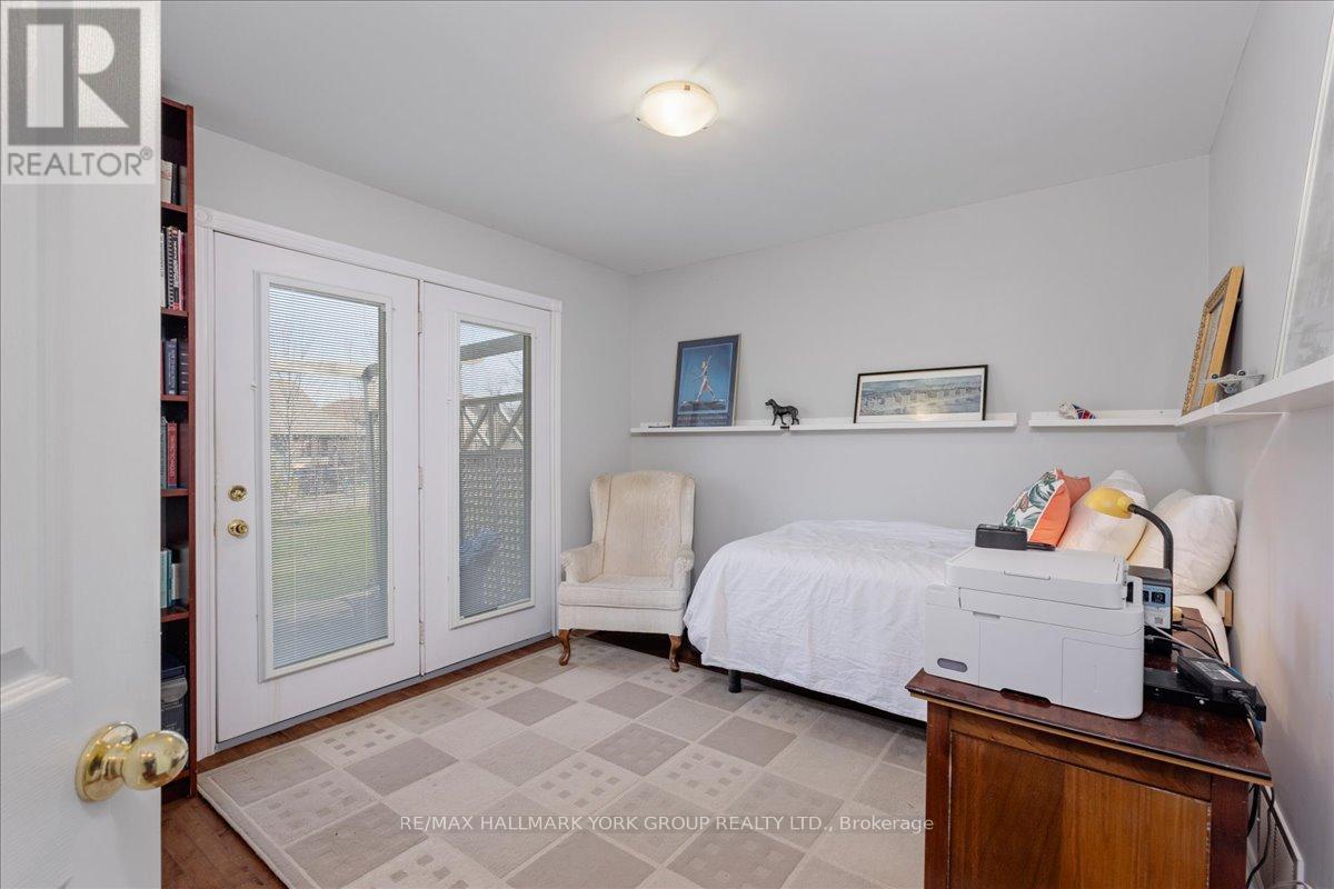 805 Poplar Avenue, Georgina, Ontario  L4P 3E9 - Photo 23 - N13054470