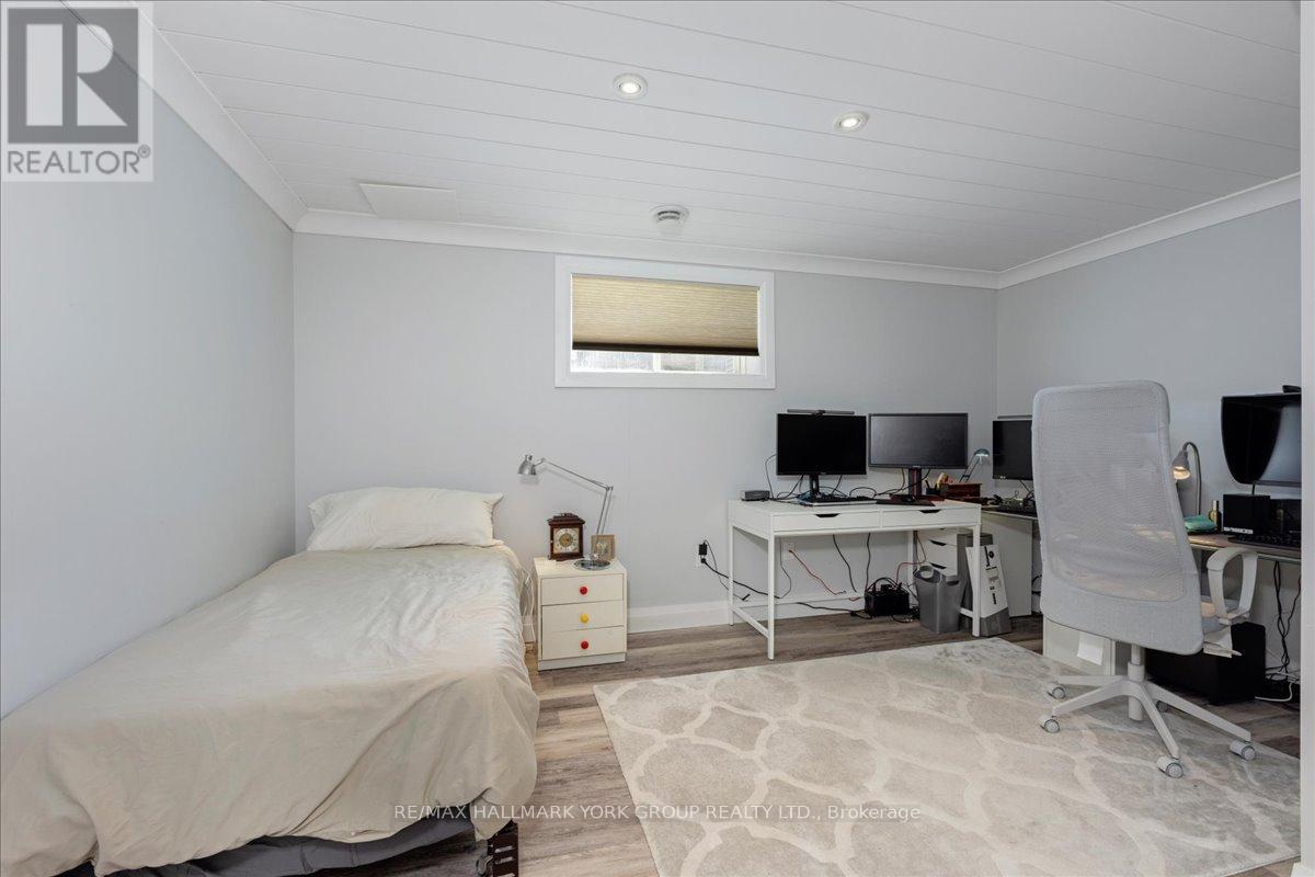 805 Poplar Avenue, Georgina, Ontario  L4P 3E9 - Photo 29 - N13054470