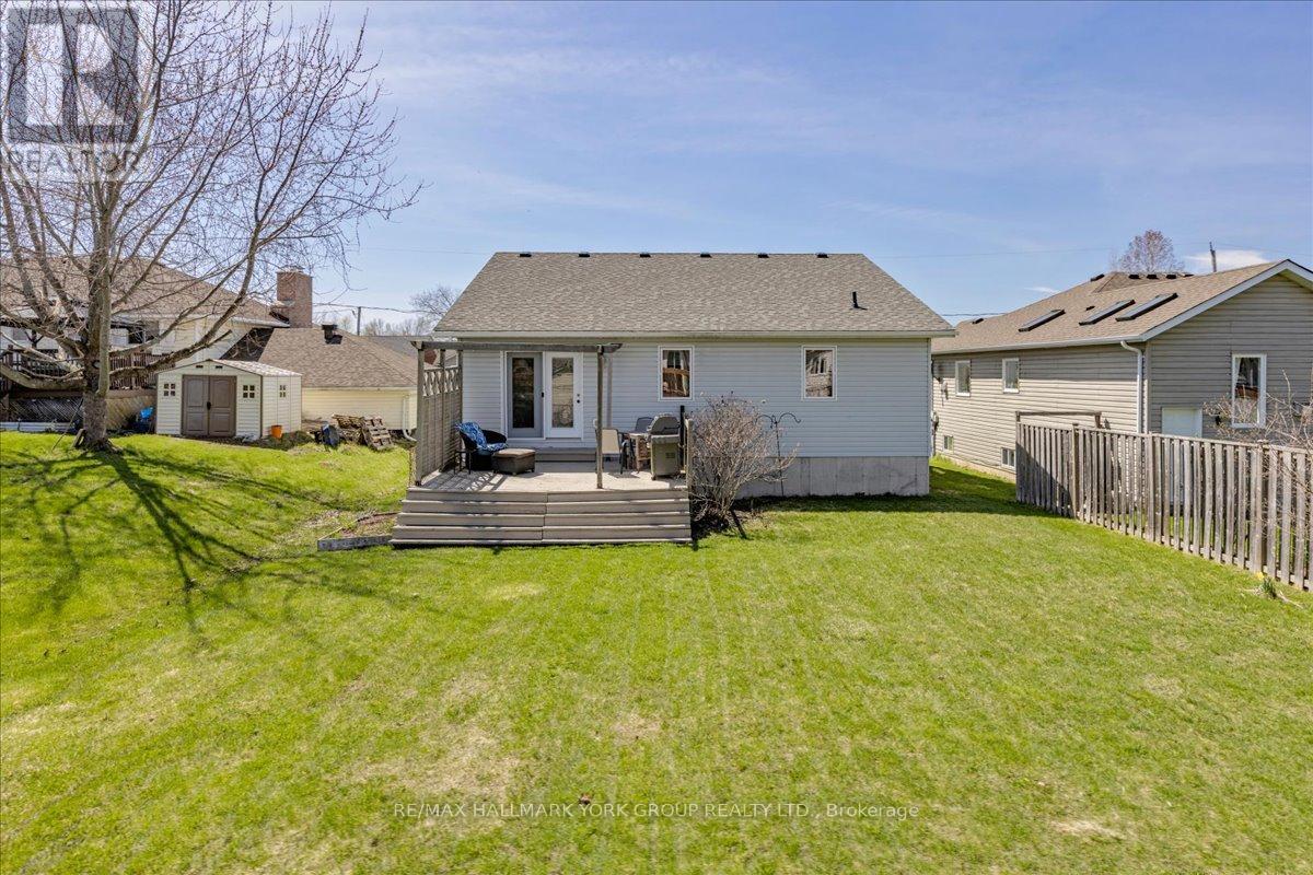 805 Poplar Avenue, Georgina, Ontario  L4P 3E9 - Photo 36 - N13054470