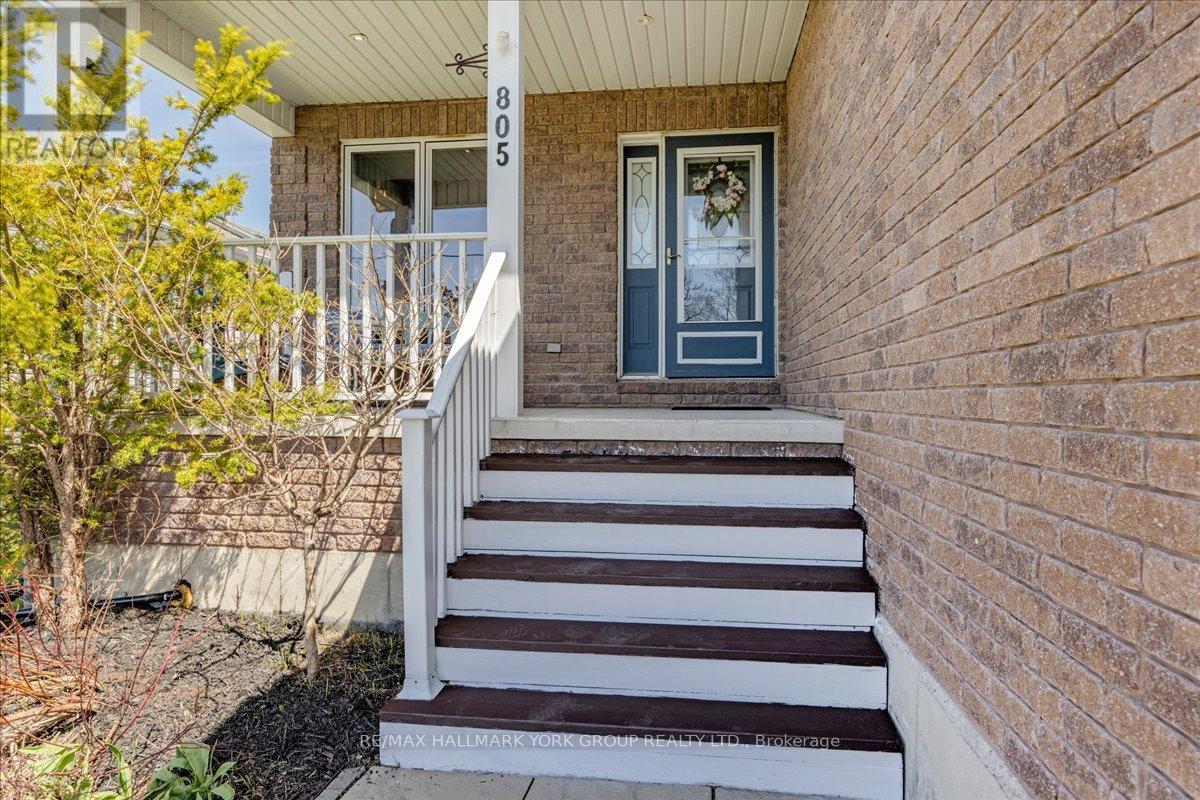 805 Poplar Avenue, Georgina, Ontario  L4P 3E9 - Photo 7 - N13054470