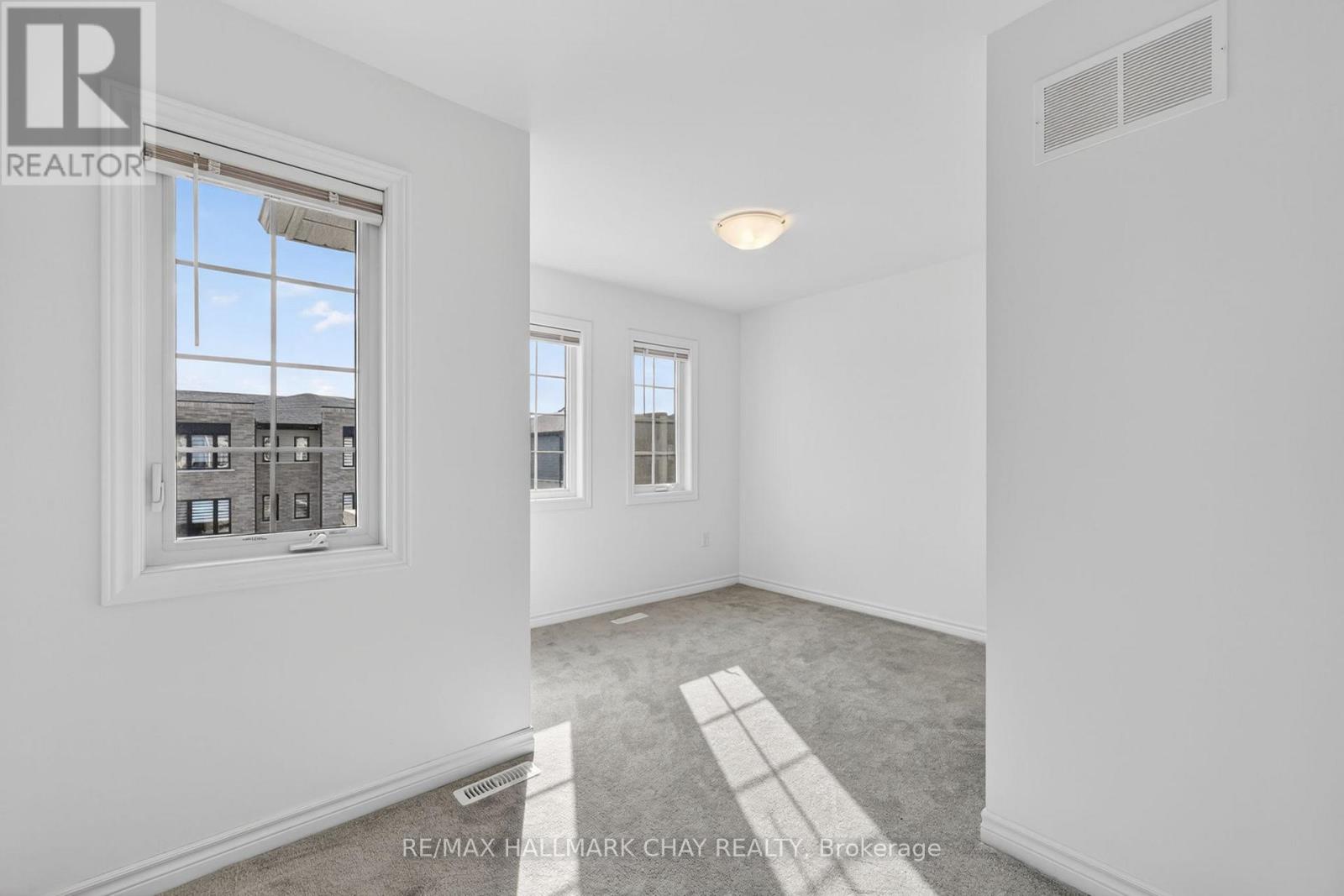 21 Pumpkin Corner Crescent, Barrie, Ontario  L9J 0T5 - Photo 11 - S13054366