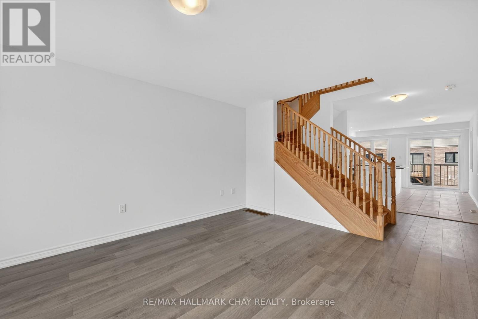 21 Pumpkin Corner Crescent, Barrie, Ontario  L9J 0T5 - Photo 7 - S13054366