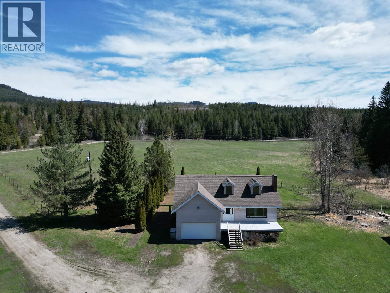 1852 Trinity Valley Road, Lumby, British Columbia  V0E 2G4 - Photo 3 - 10364854