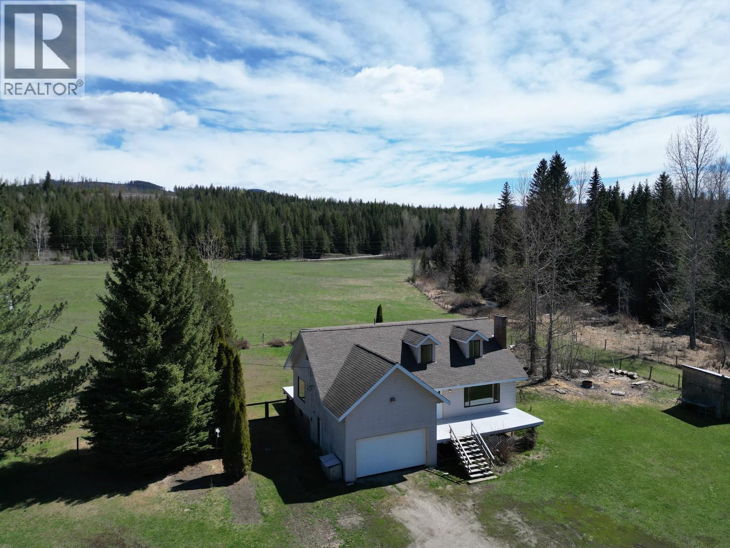 1852 Trinity Valley Road, Lumby, British Columbia  V0E 2G4 - Photo 2 - 10364854