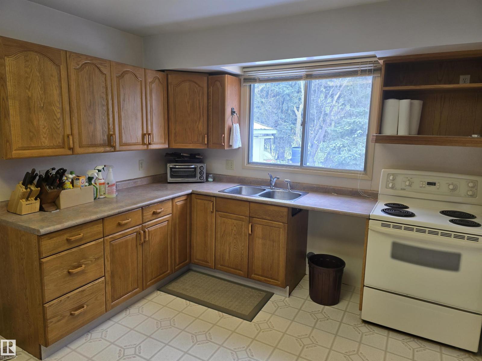 3415 81 St Nw, Edmonton, Alberta  T6K 0G3 - Photo 10 - E4484510