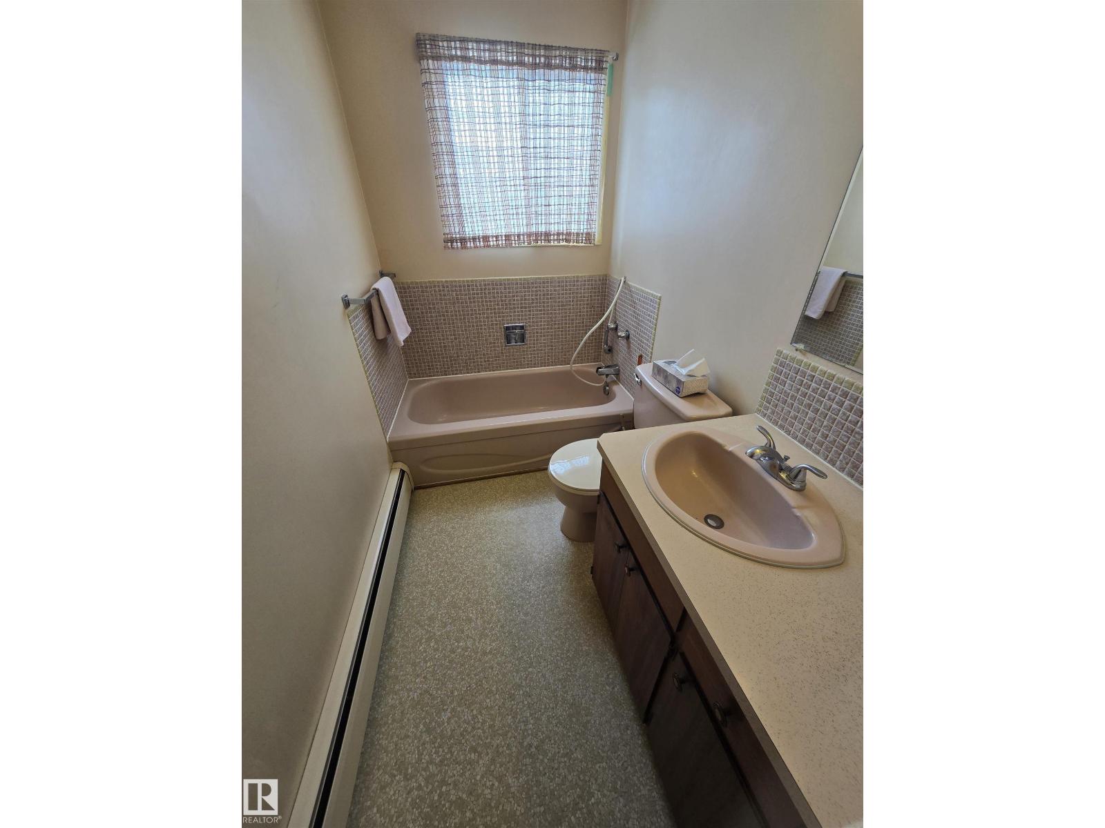 3415 81 St Nw, Edmonton, Alberta  T6K 0G3 - Photo 16 - E4484510