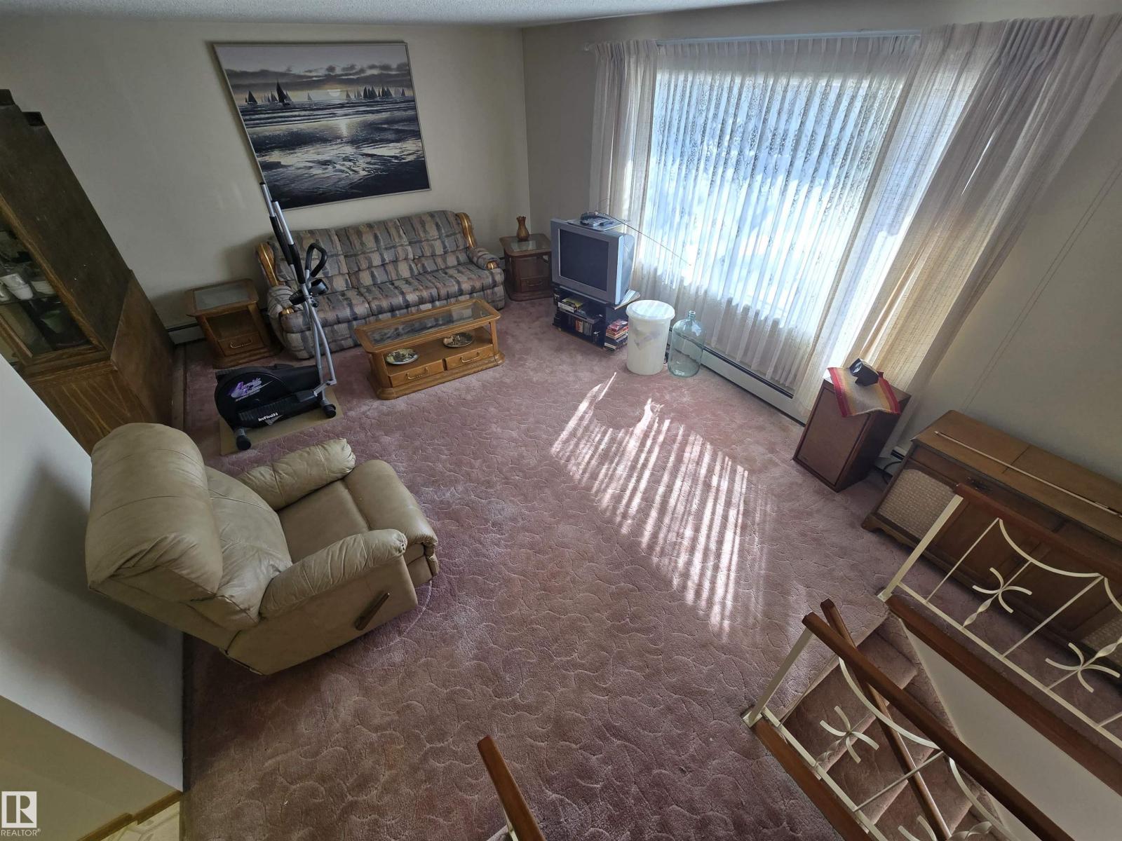 3415 81 St Nw, Edmonton, Alberta  T6K 0G3 - Photo 3 - E4484510