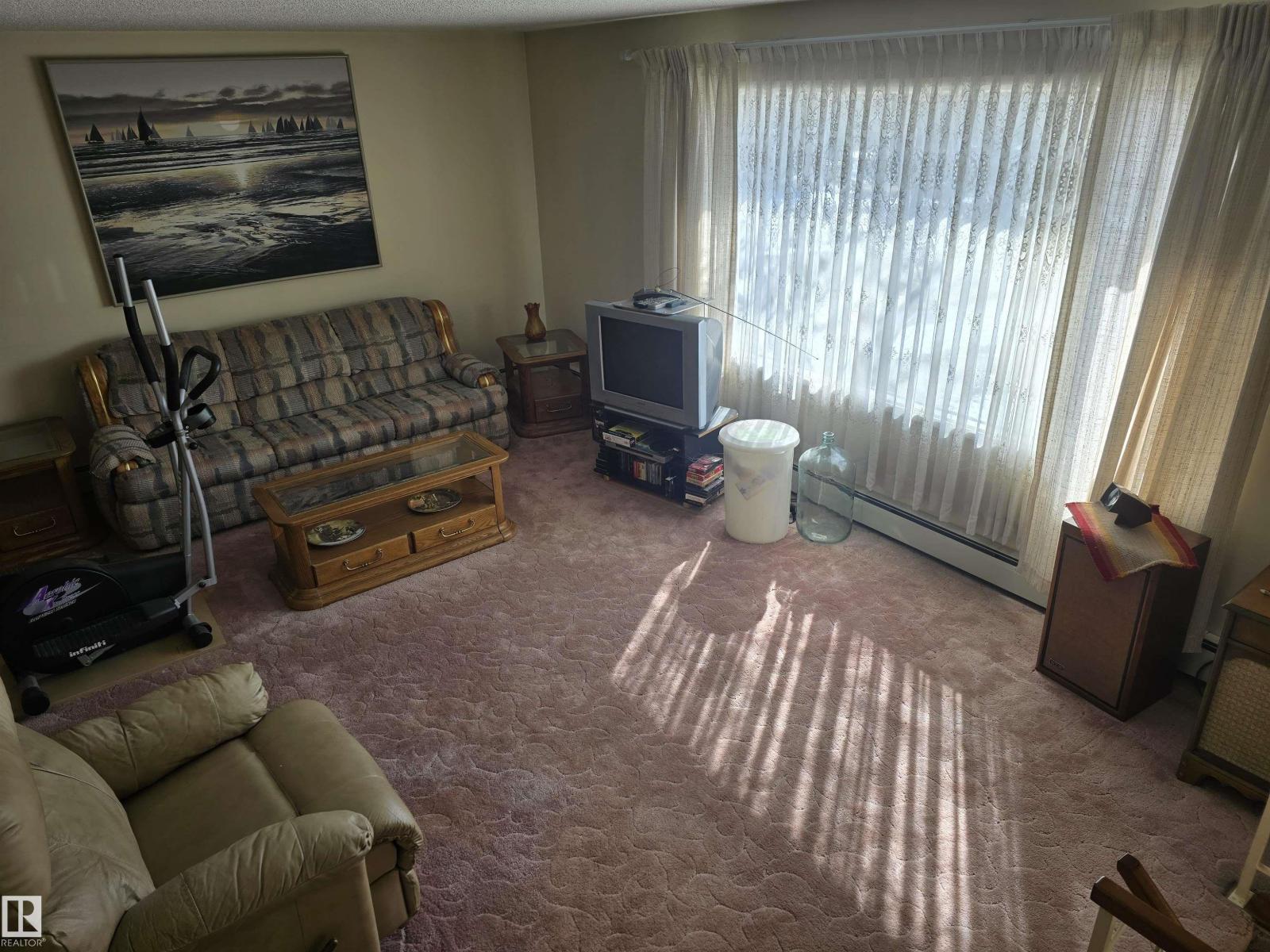 3415 81 St Nw, Edmonton, Alberta  T6K 0G3 - Photo 4 - E4484510