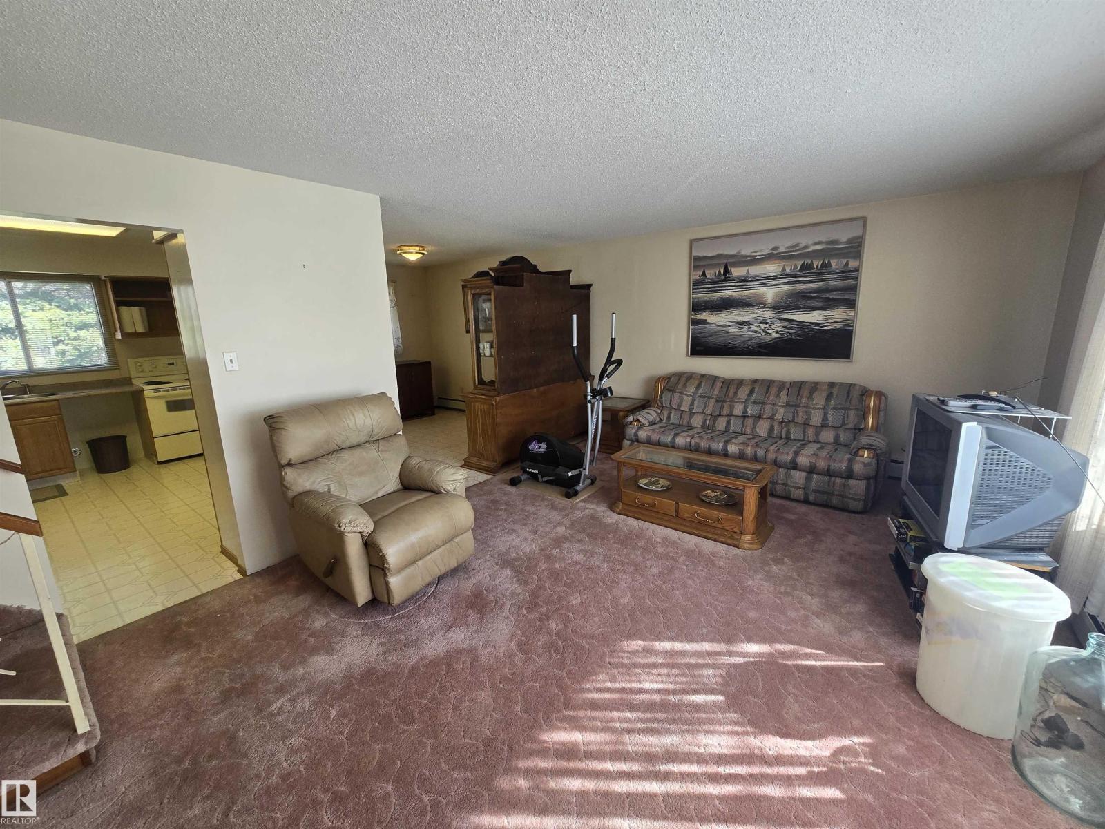 3415 81 St Nw, Edmonton, Alberta  T6K 0G3 - Photo 6 - E4484510