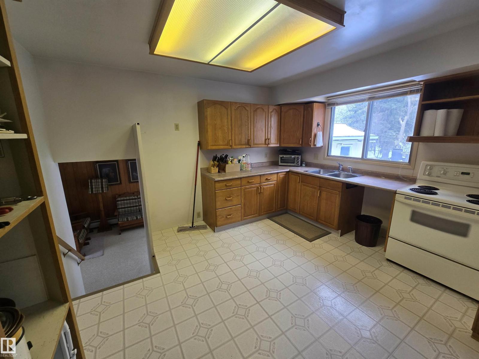 3415 81 St Nw, Edmonton, Alberta  T6K 0G3 - Photo 9 - E4484510