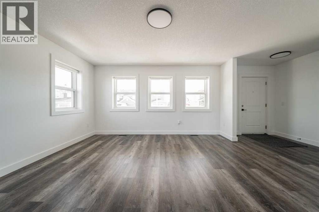 213 Athabasca Avenue, Fort Mcmurray, Alberta  T9J 1G3 - Photo 3 - A2304719