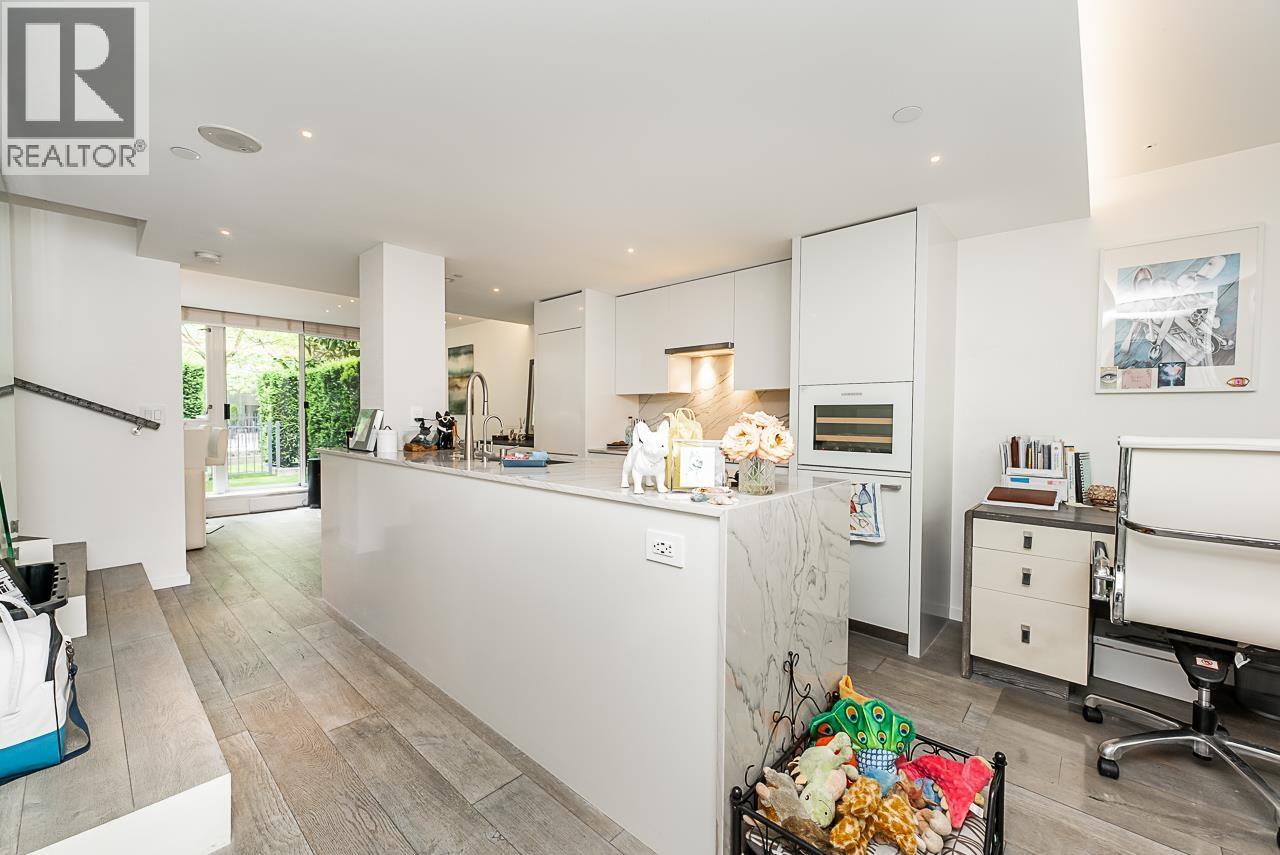 938 Beatty Street, Vancouver, British Columbia  V6Z 3G6 - Photo 5 - R3116615