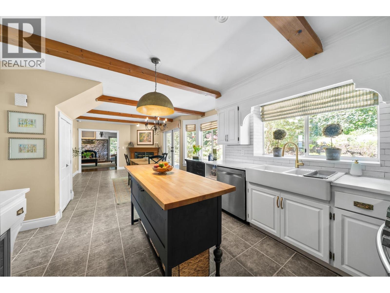 27724 Arbutus Place, Maple Ridge, British Columbia  V2W 1N4 - Photo 10 - R3116705