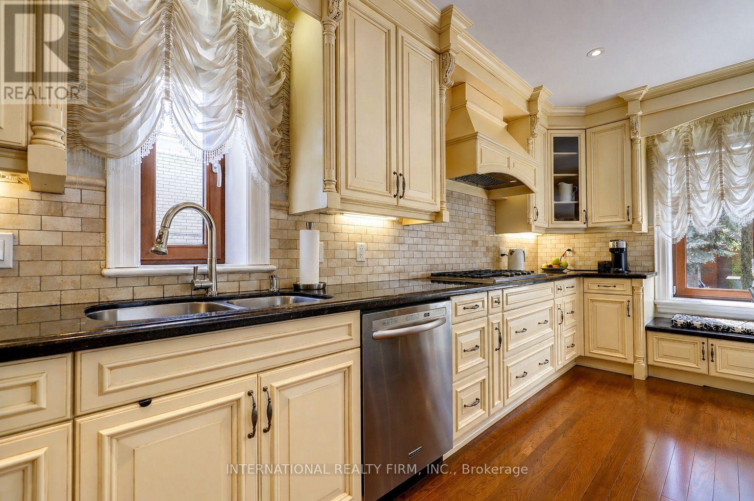 3496 Burningoak Crescent, Mississauga, Ontario  L4Y 3L5 - Photo 10 - W13054342