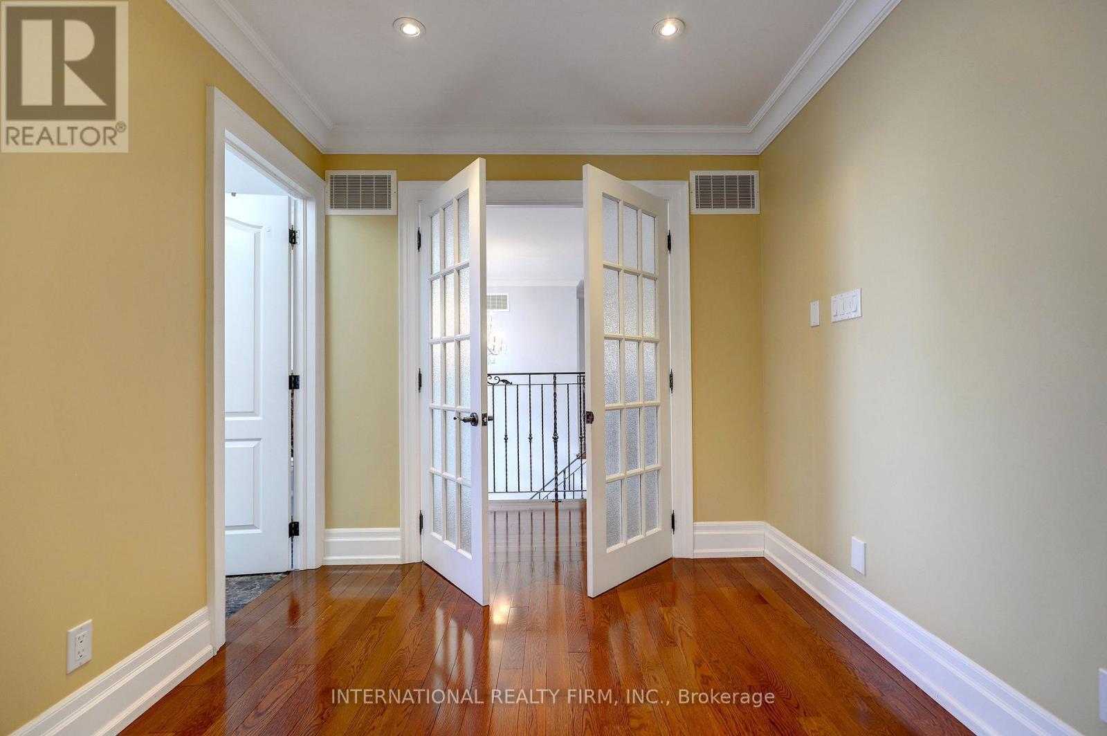 3496 Burningoak Crescent, Mississauga, Ontario  L4Y 3L5 - Photo 21 - W13054342