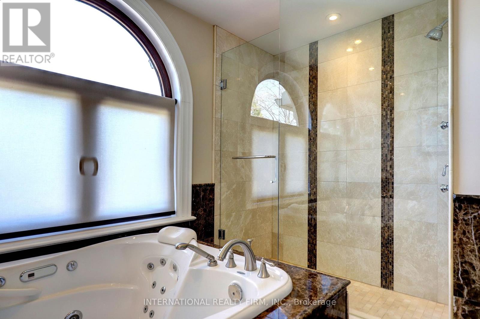 3496 Burningoak Crescent, Mississauga, Ontario  L4Y 3L5 - Photo 25 - W13054342