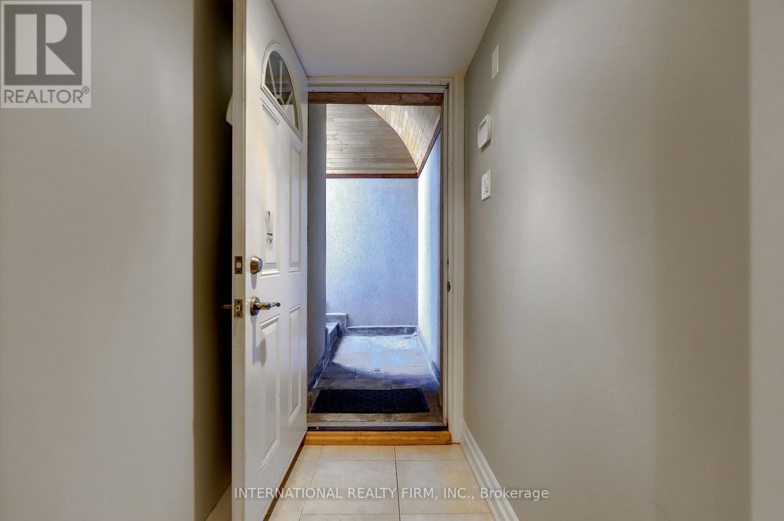 3496 Burningoak Crescent, Mississauga, Ontario  L4Y 3L5 - Photo 34 - W13054342