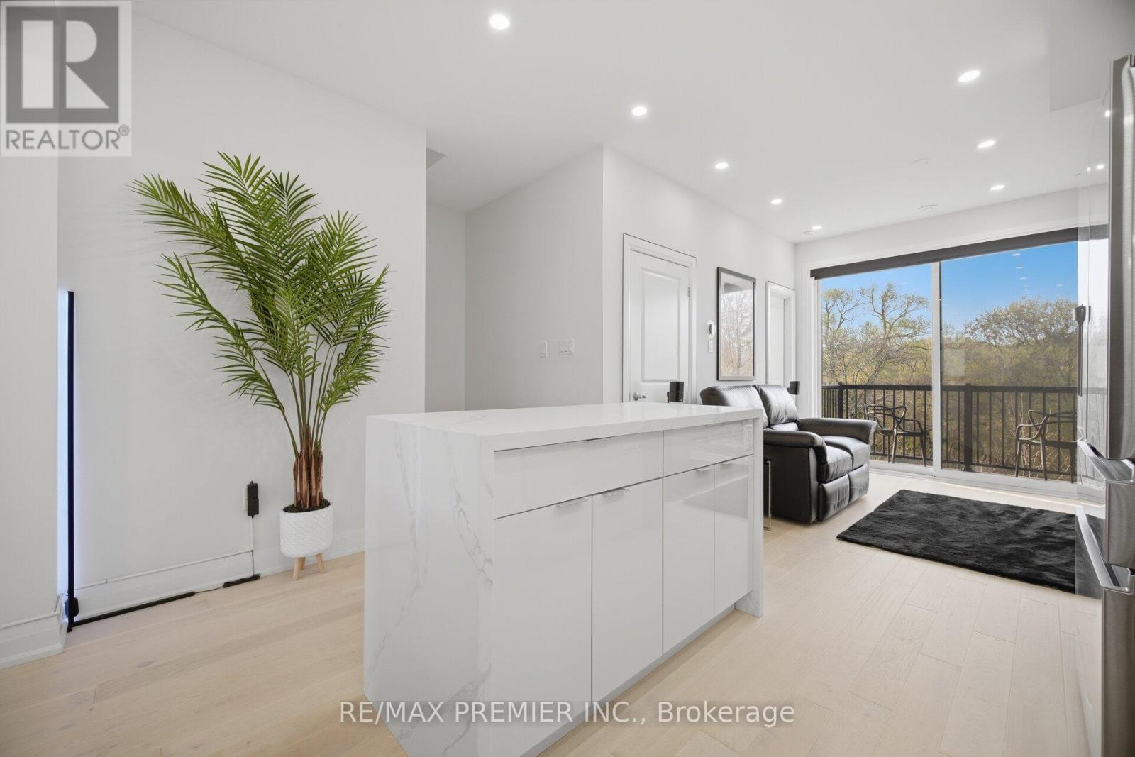 43 Wild Rose Gdns, Toronto, Ontario  M6L 0A5 - Photo 15 - W13054380