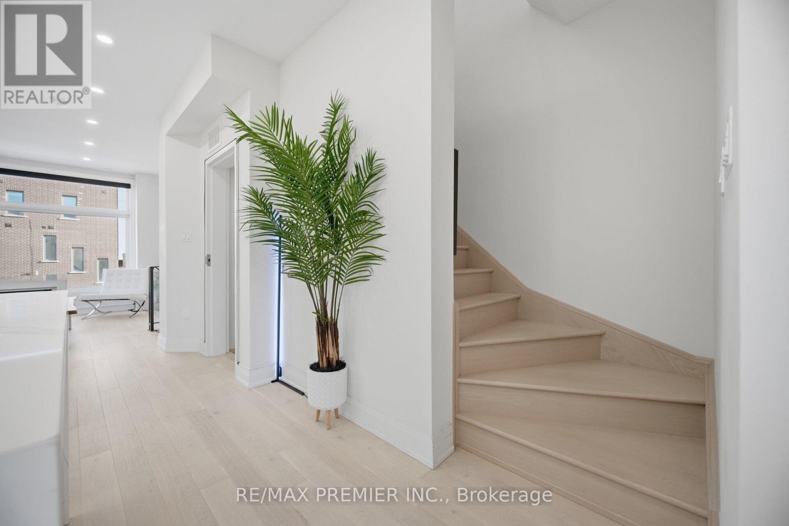 43 Wild Rose Gdns, Toronto, Ontario  M6L 0A5 - Photo 22 - W13054380