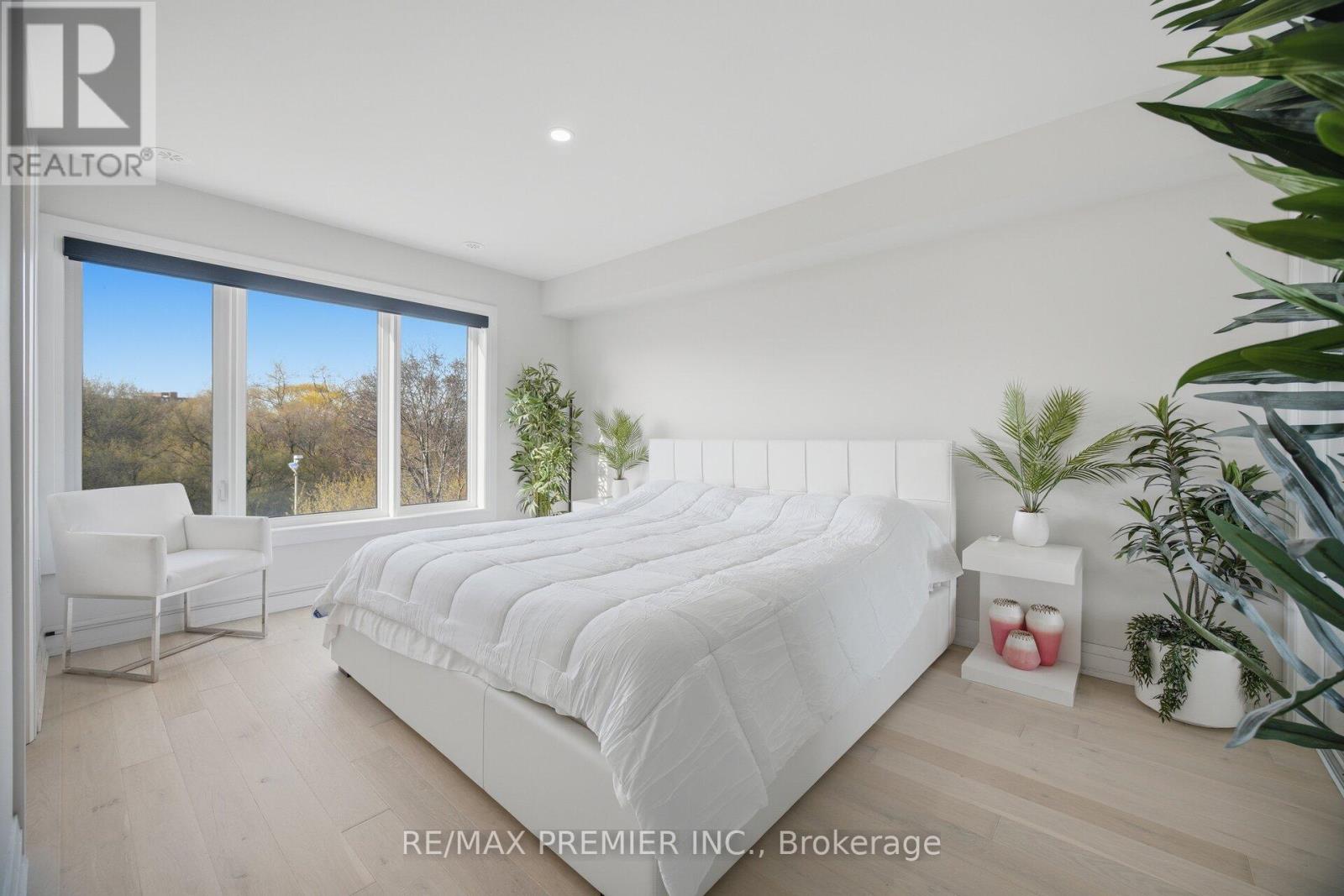 43 Wild Rose Gdns, Toronto, Ontario  M6L 0A5 - Photo 24 - W13054380