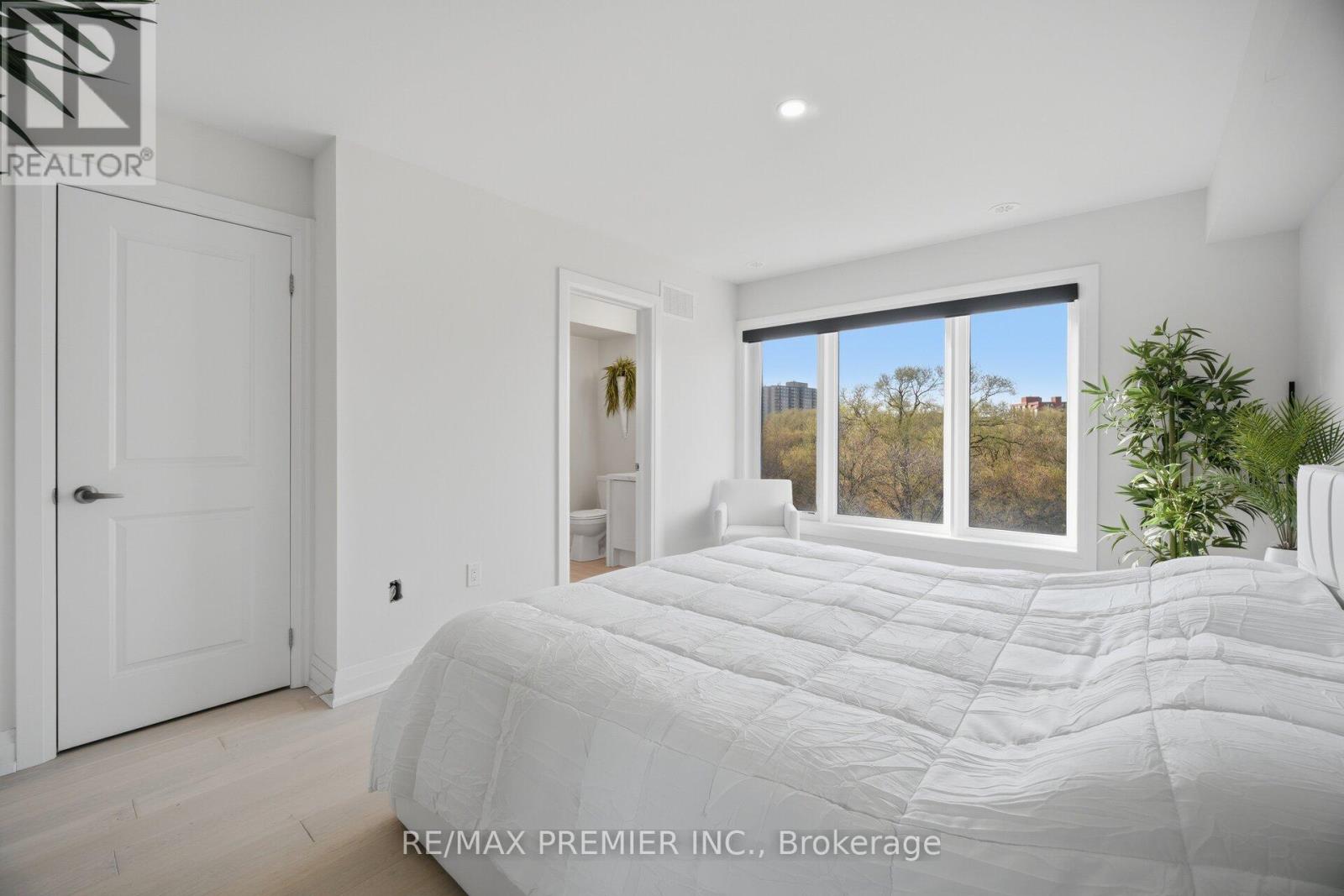 43 Wild Rose Gdns, Toronto, Ontario  M6L 0A5 - Photo 25 - W13054380