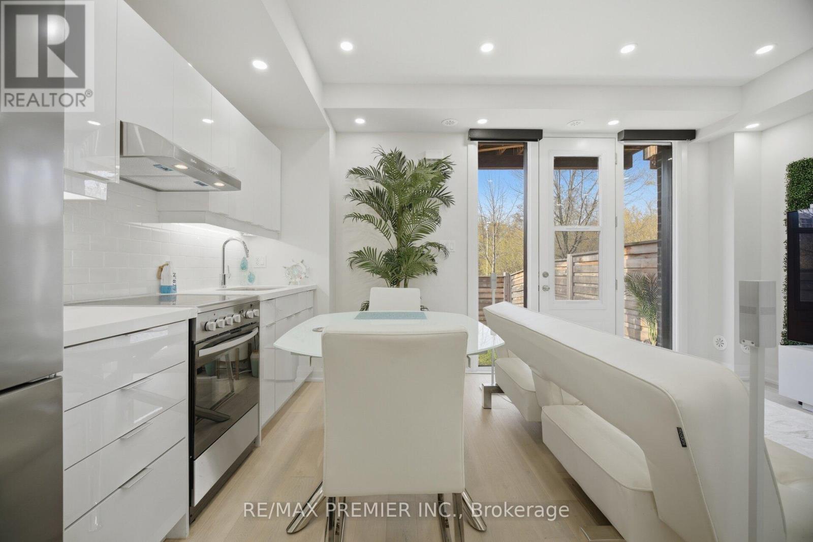 43 Wild Rose Gdns, Toronto, Ontario  M6L 0A5 - Photo 40 - W13054380