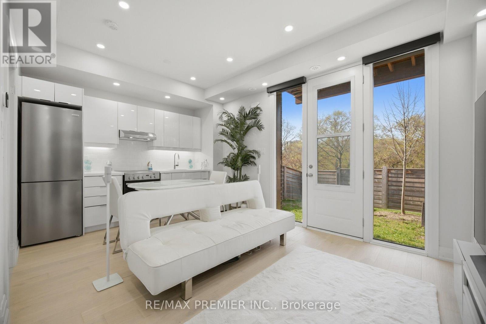 43 Wild Rose Gdns, Toronto, Ontario  M6L 0A5 - Photo 41 - W13054380