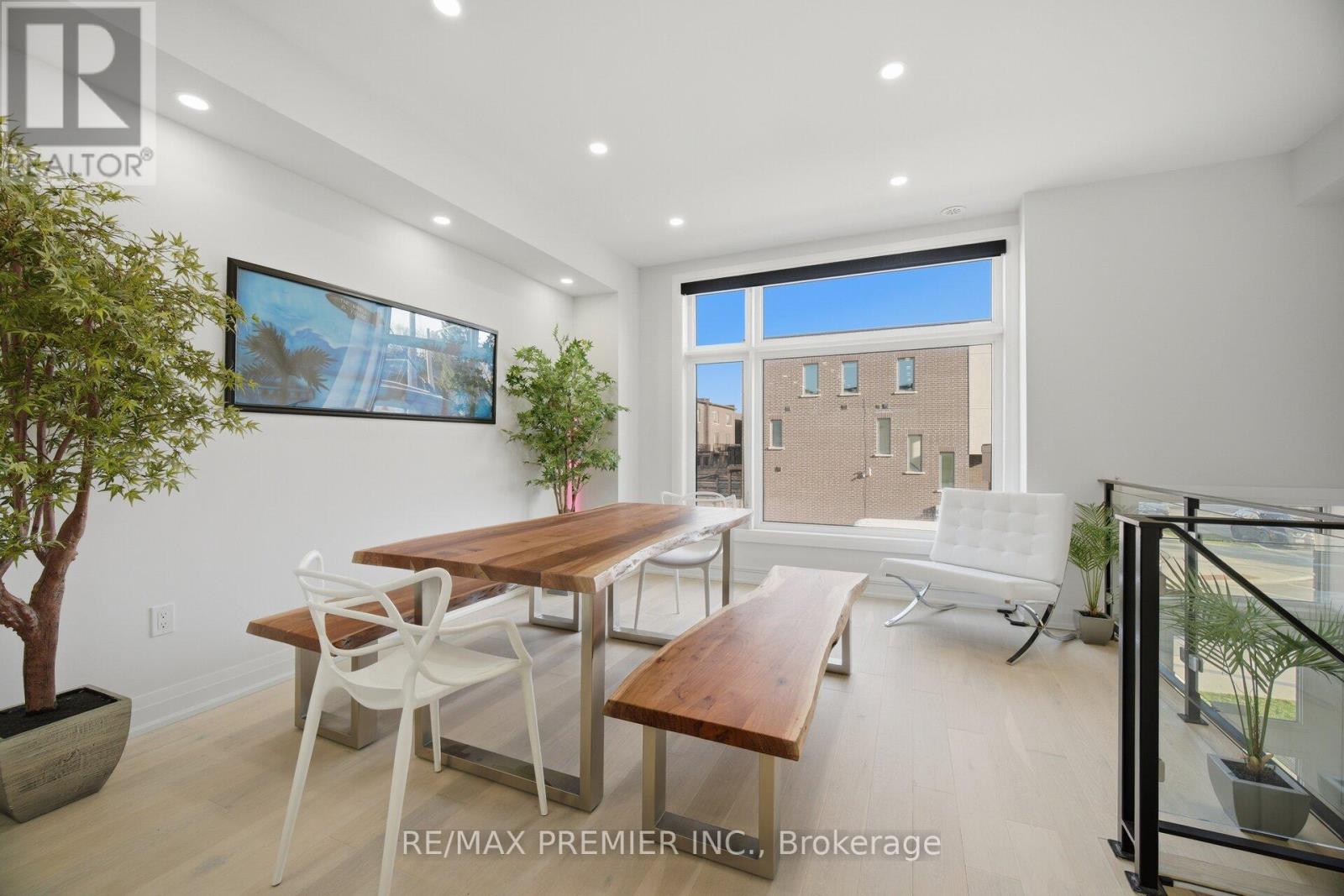 43 Wild Rose Gdns, Toronto, Ontario  M6L 0A5 - Photo 6 - W13054380