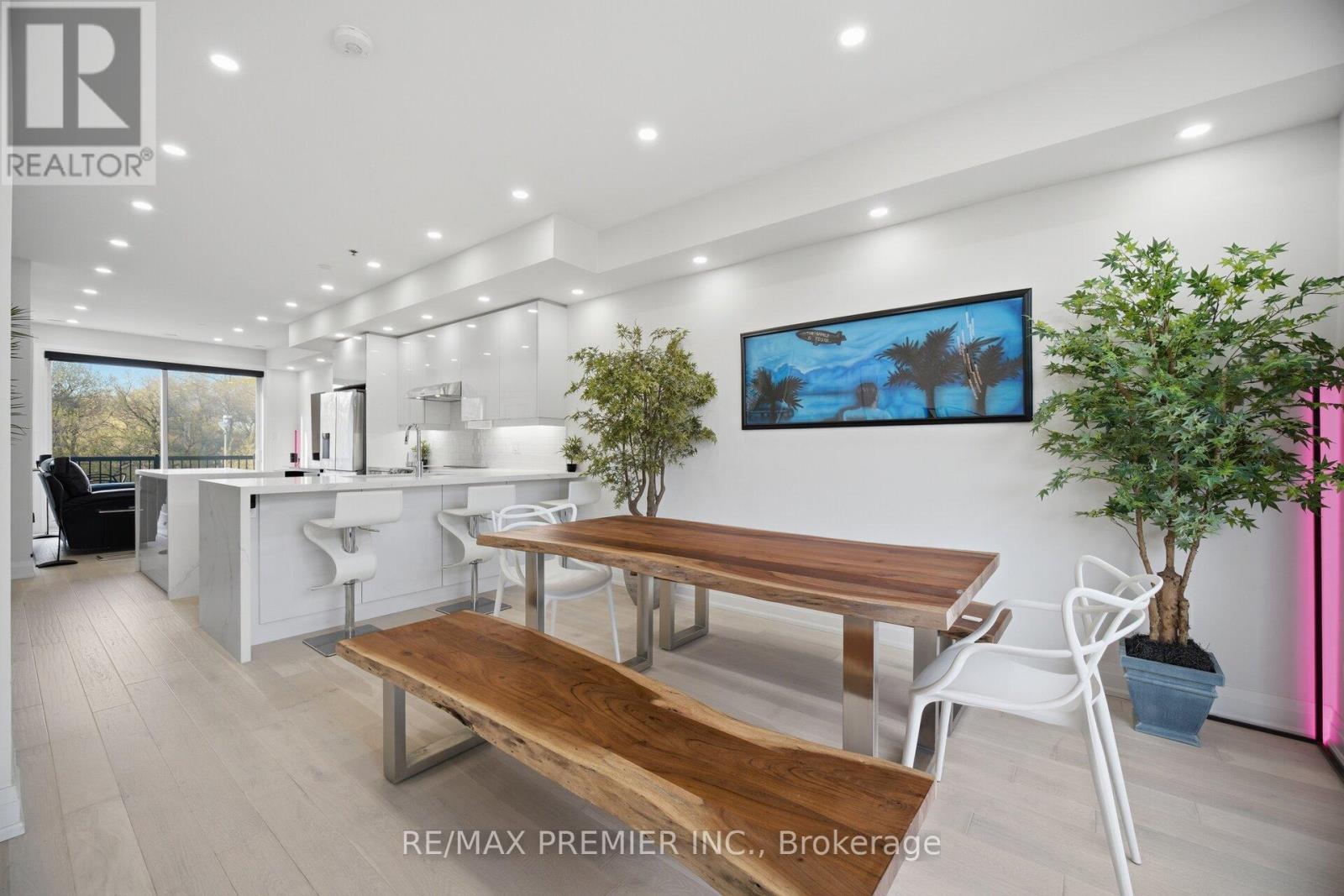 43 Wild Rose Gdns, Toronto, Ontario  M6L 0A5 - Photo 8 - W13054380