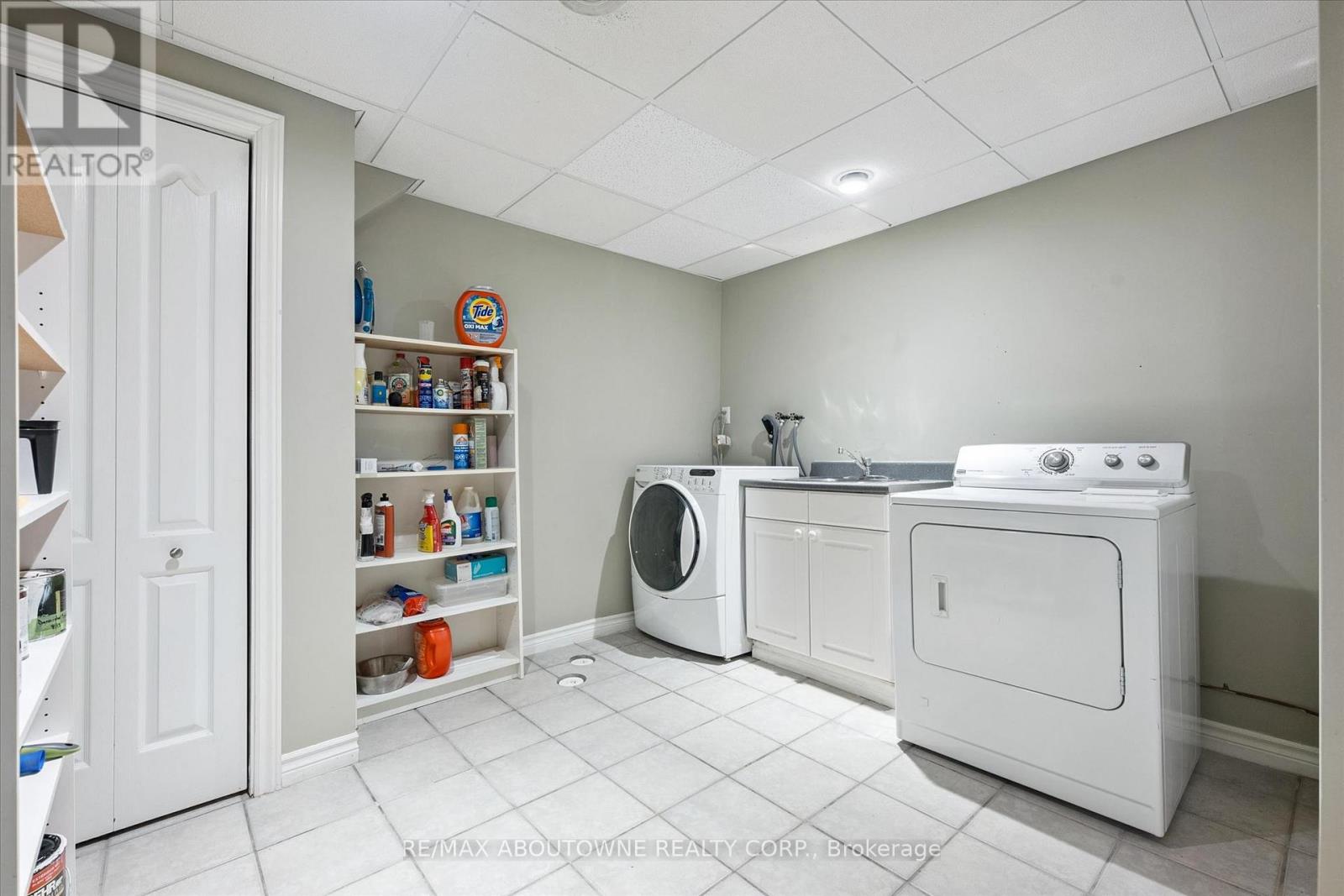 2484 Capilano Crescent, Oakville, Ontario  L6H 6L4 - Photo 34 - W13054410