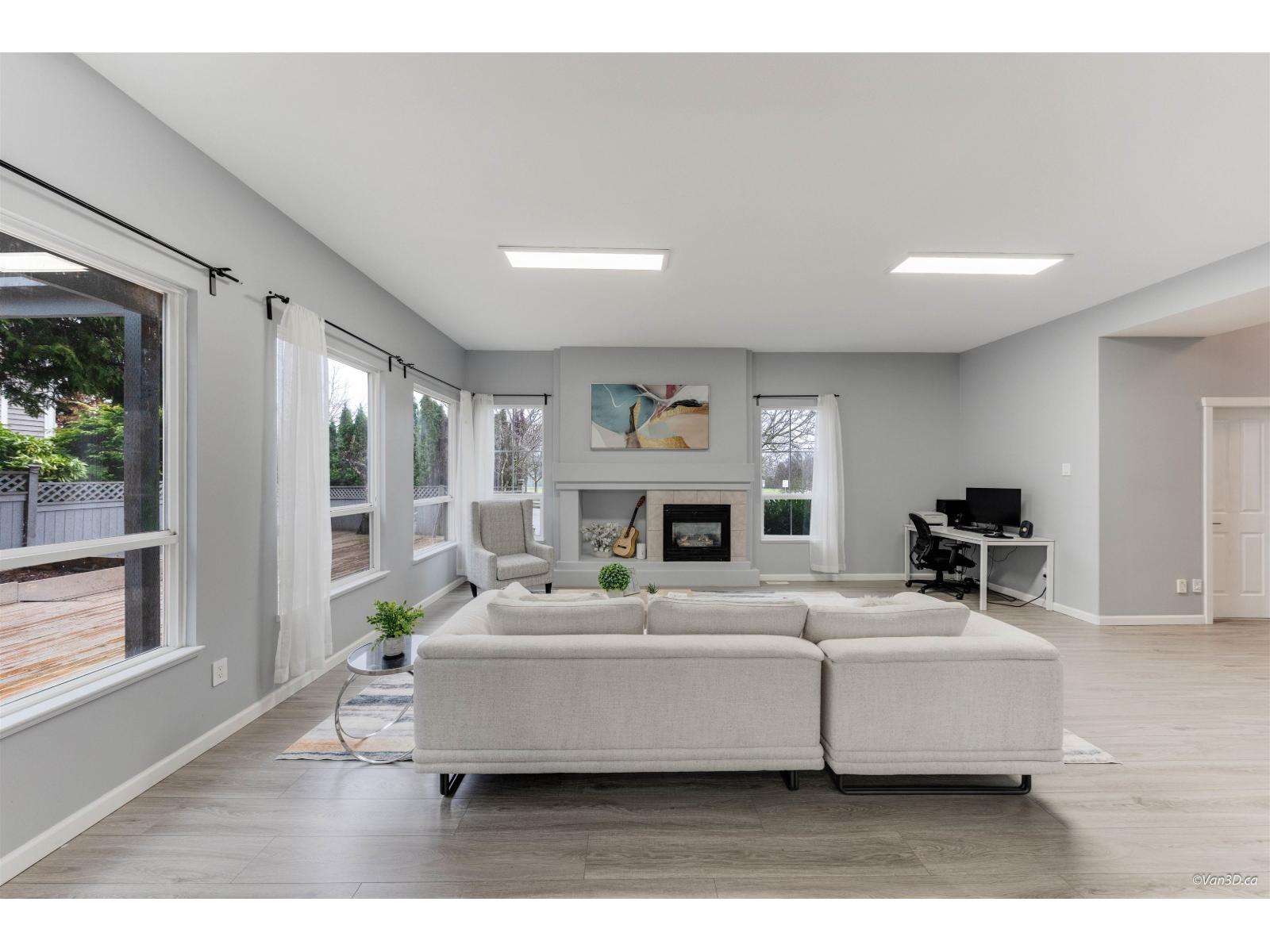 15649 Rosemary Heights Crescent, Surrey, British Columbia  V3Z 0K2 - Photo 8 - R3116896