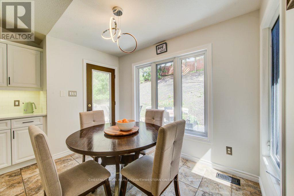 219 Mitchell Street, North Dumfries, Ontario  N0B 1E0 - Photo 15 - X13054326