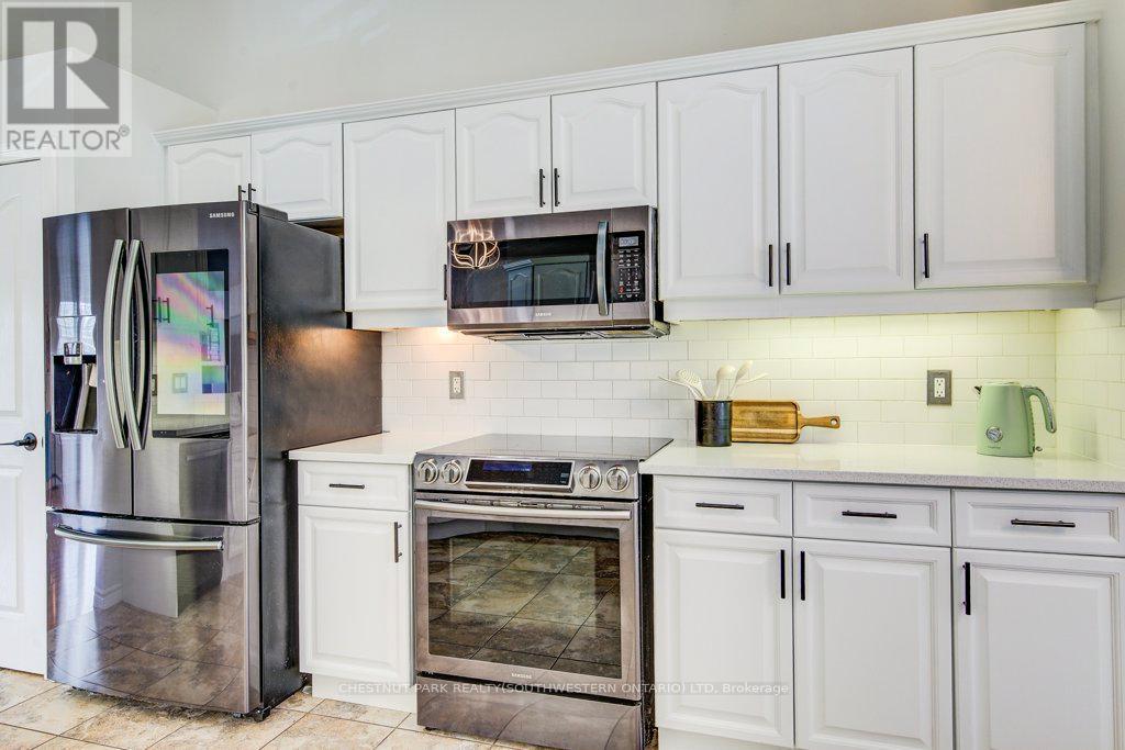 219 Mitchell Street, North Dumfries, Ontario  N0B 1E0 - Photo 17 - X13054326