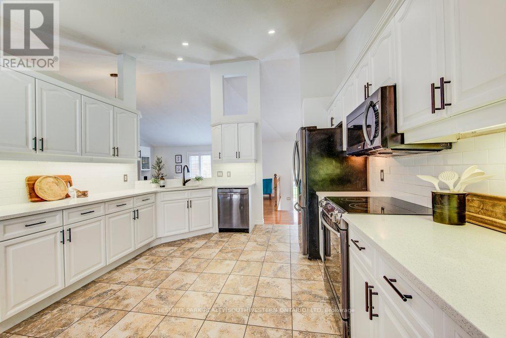 219 Mitchell Street, North Dumfries, Ontario  N0B 1E0 - Photo 18 - X13054326