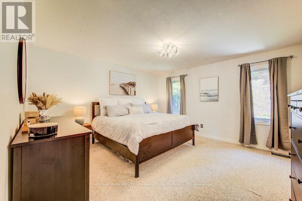 219 Mitchell Street, North Dumfries, Ontario  N0B 1E0 - Photo 25 - X13054326