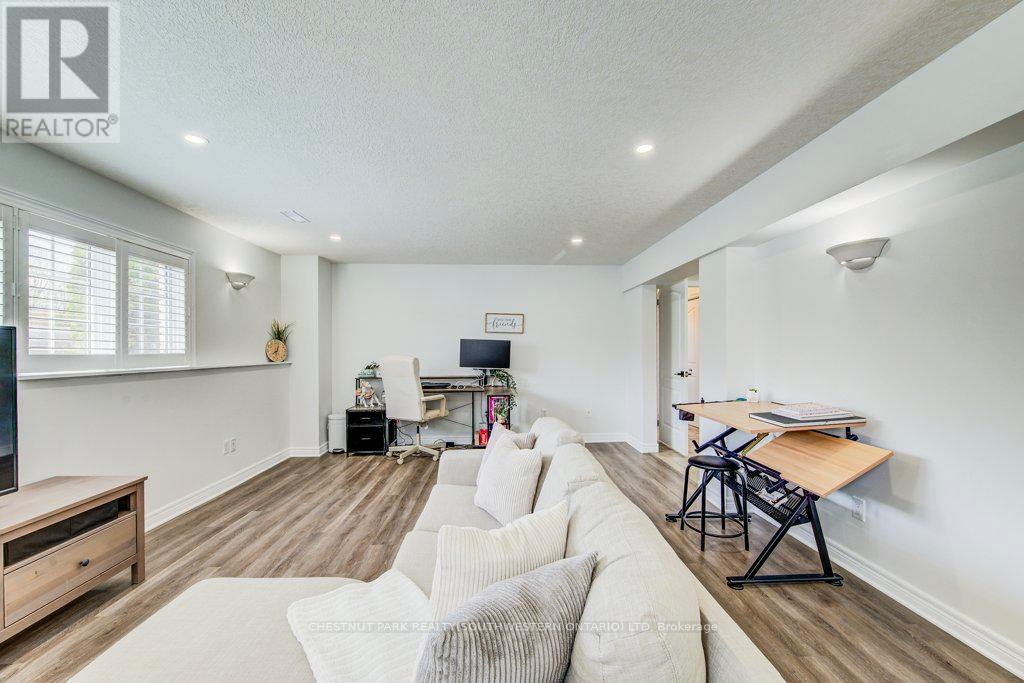 219 Mitchell Street, North Dumfries, Ontario  N0B 1E0 - Photo 40 - X13054326