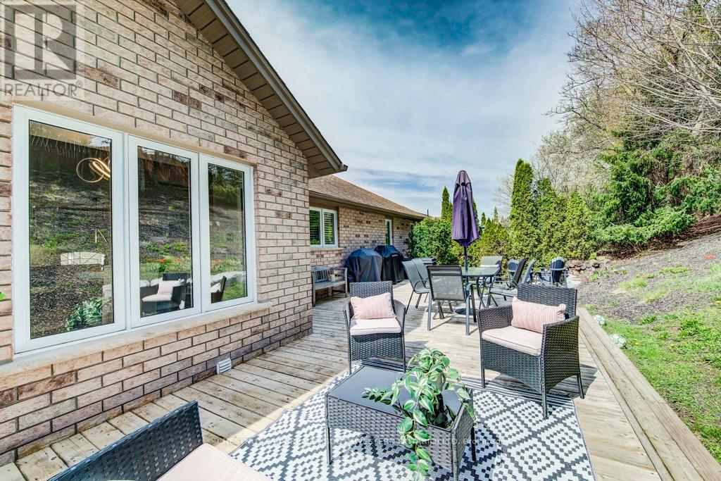 219 Mitchell Street, North Dumfries, Ontario  N0B 1E0 - Photo 45 - X13054326