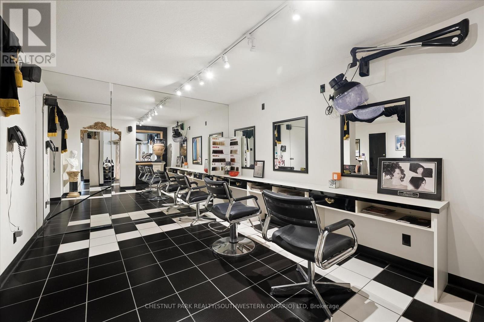 64 Francis Street N, Kitchener, Ontario  N2H 5B5 - Photo 10 - X13054458