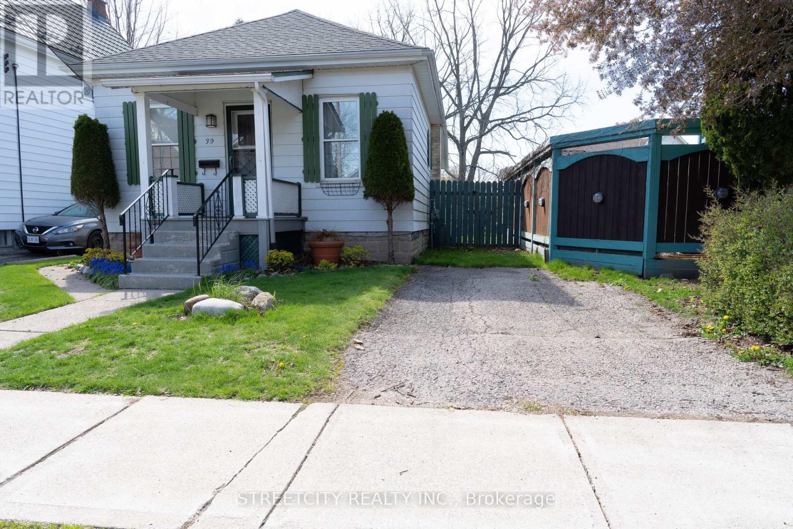 $199,00039 Fifth Avenue, St. Thomas, Ontario