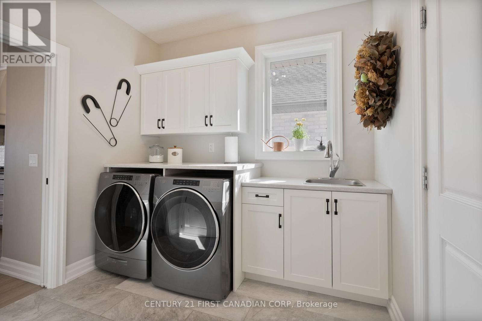 2012 Lockwood Crescent, Strathroy-Caradoc, Ontario  N0L 1W0 - Photo 25 - X13054754