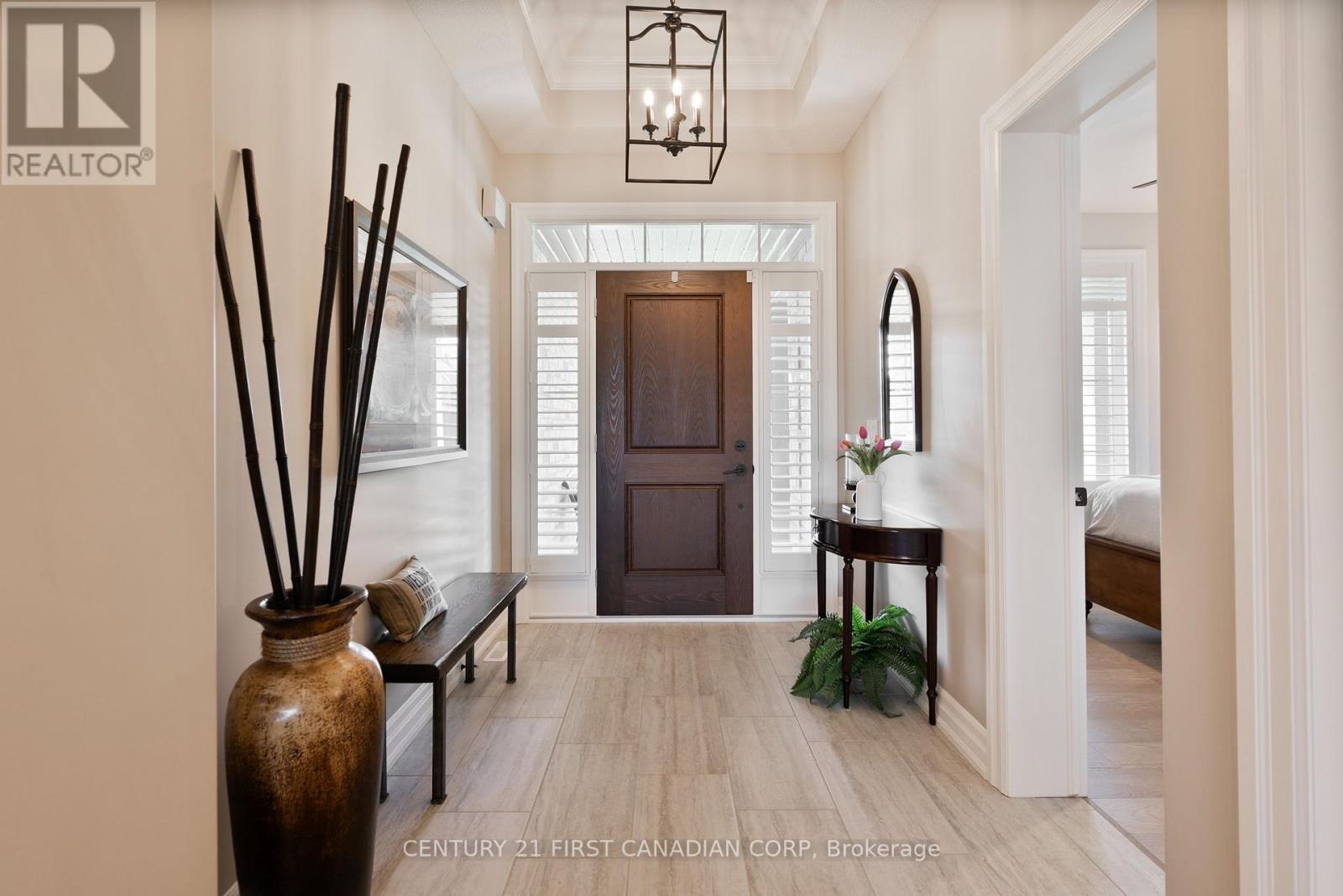 2012 Lockwood Crescent, Strathroy-Caradoc, Ontario  N0L 1W0 - Photo 3 - X13054754