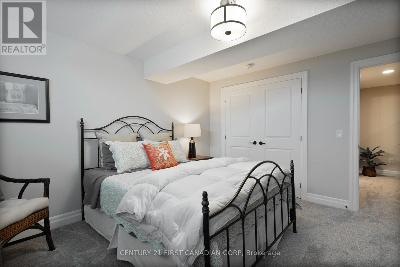 2012 Lockwood Crescent, Strathroy-Caradoc, Ontario  N0L 1W0 - Photo 32 - X13054754