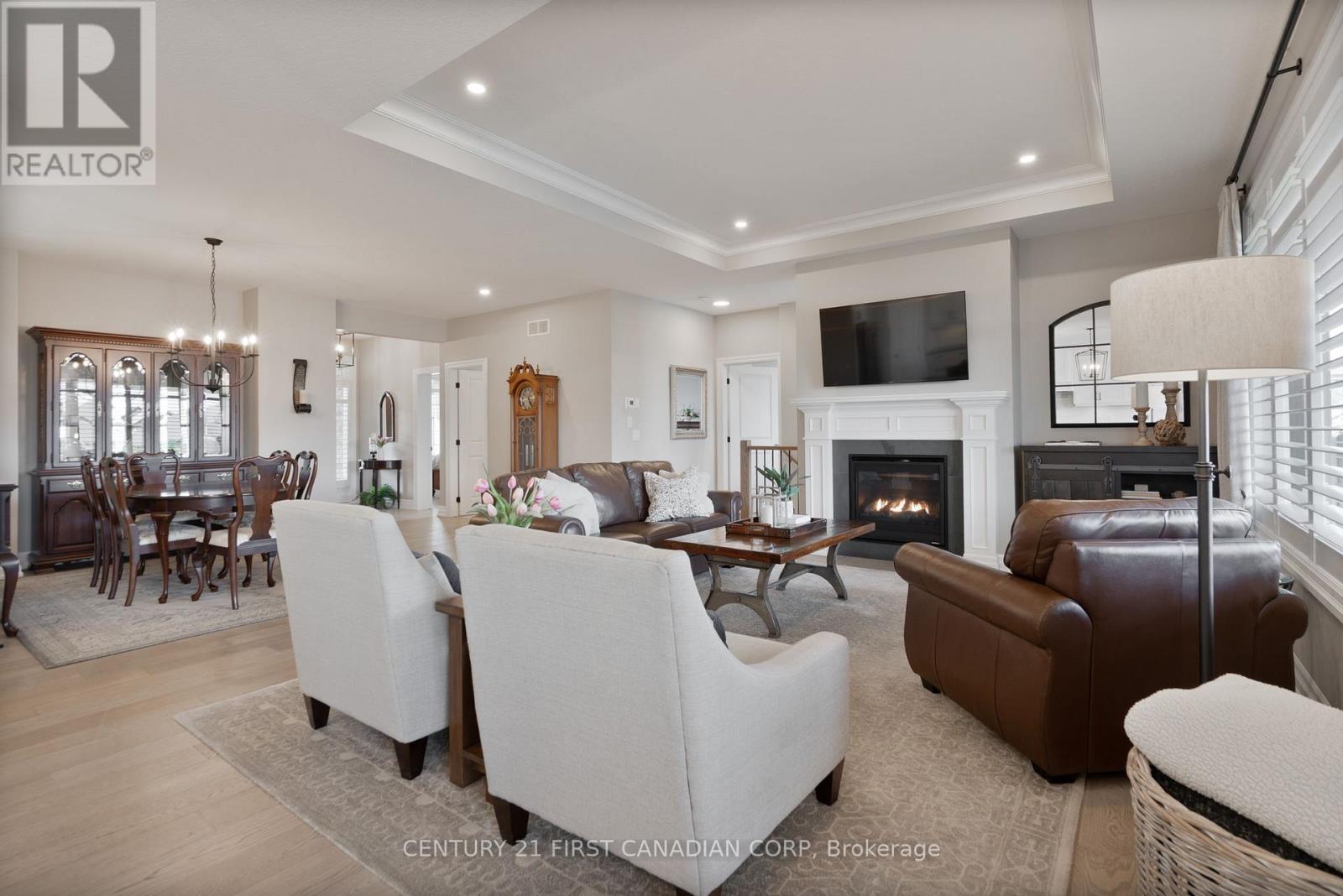 2012 Lockwood Crescent, Strathroy-Caradoc, Ontario  N0L 1W0 - Photo 4 - X13054754