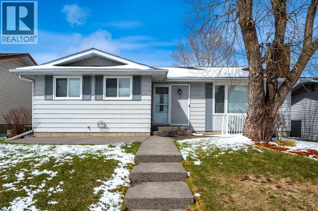 640 Rundleridge Drive Ne, Calgary, Alberta  T1Y 2K9 - Photo 1 - A2305752