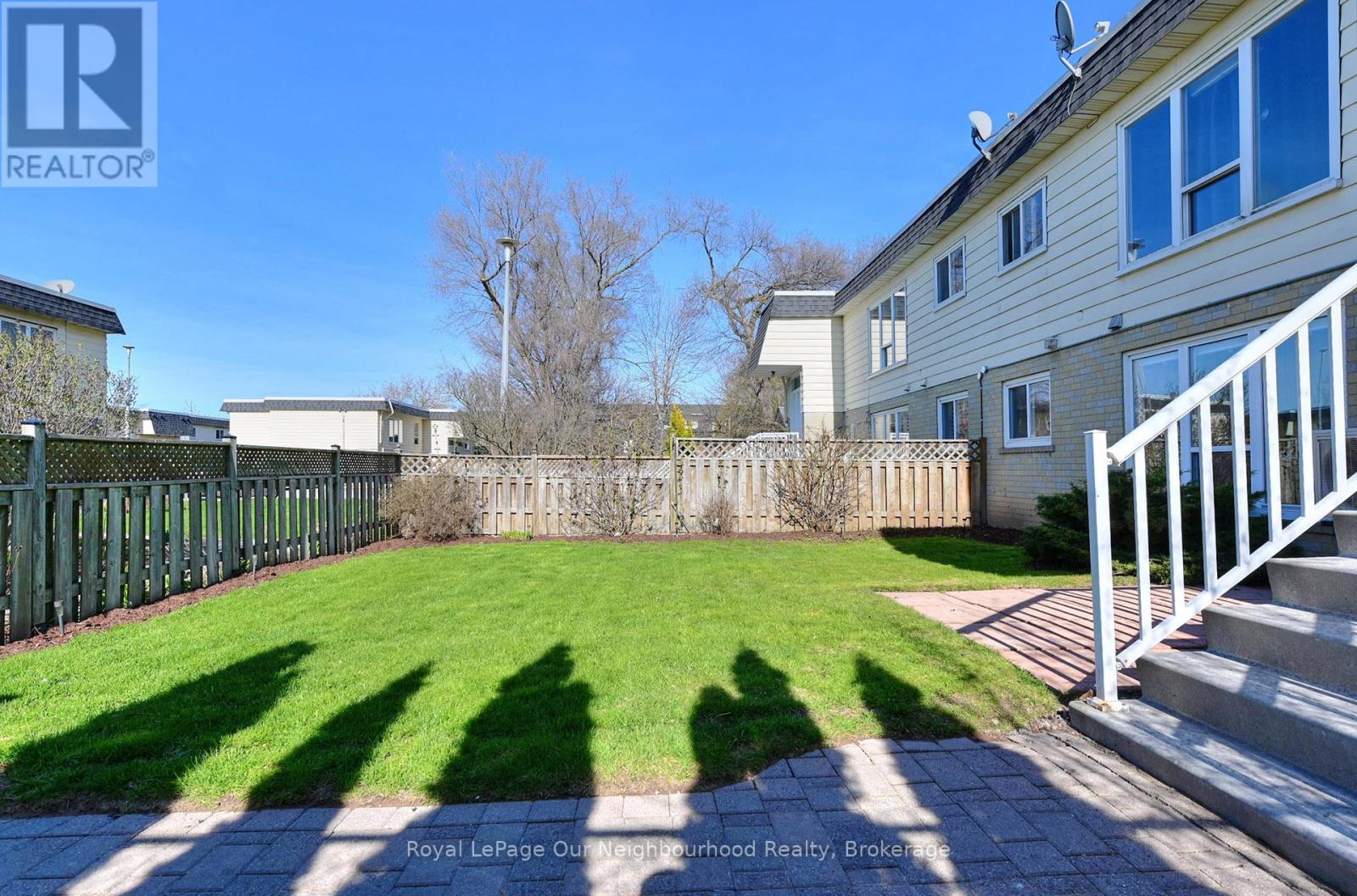 2 - 540 Mary Street E, Whitby, Ontario  L1N 2R1 - Photo 2 - E13053916